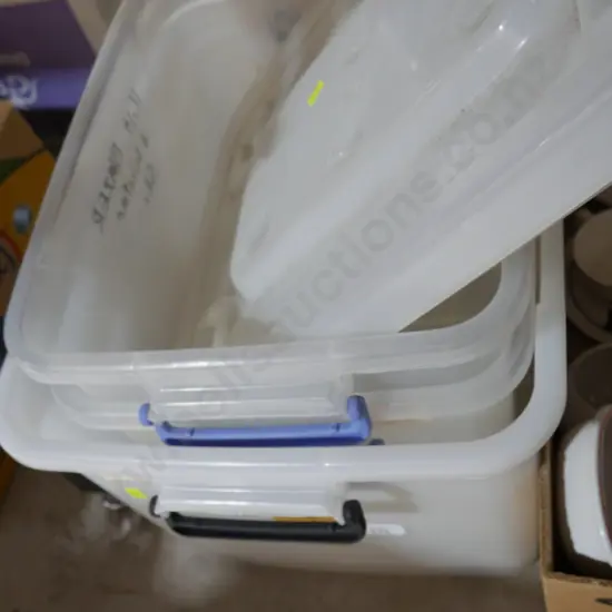 Storage containers