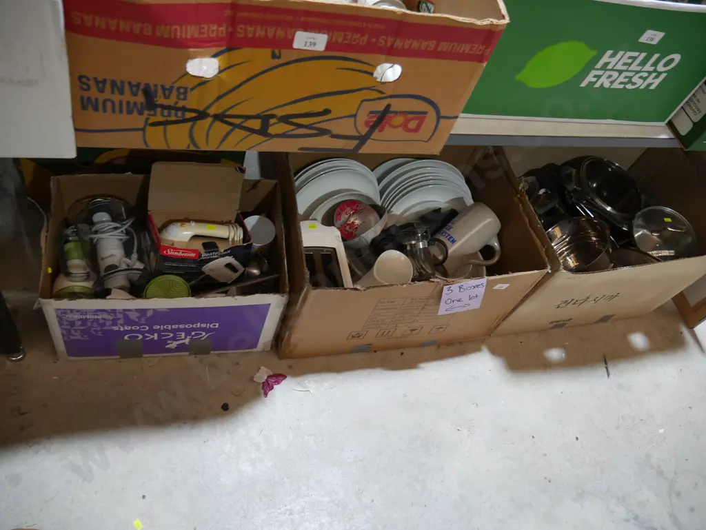 Three boxes of kitchenware Image 1++