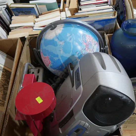 Globe, radios