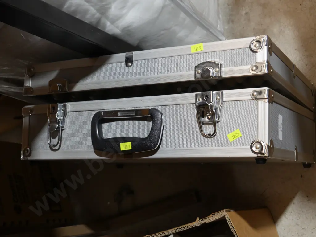 Carry case Image 1++