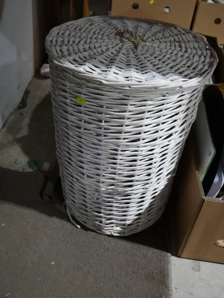 Wicker basket Image 1++