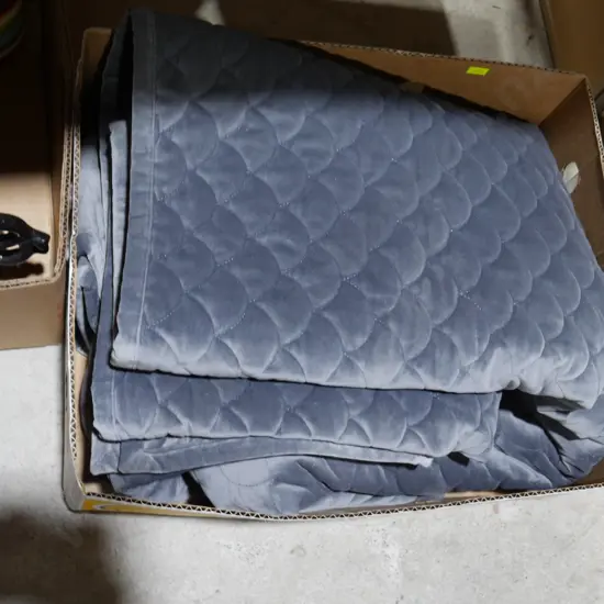 Royal Doulton blanket