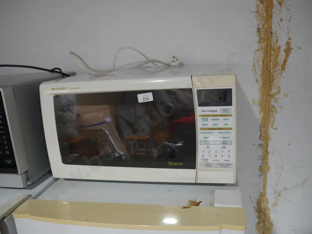 Sharp microwave Image 1++