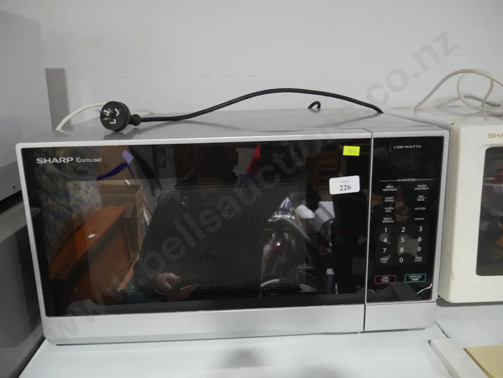 Sharp microwave Image 1++