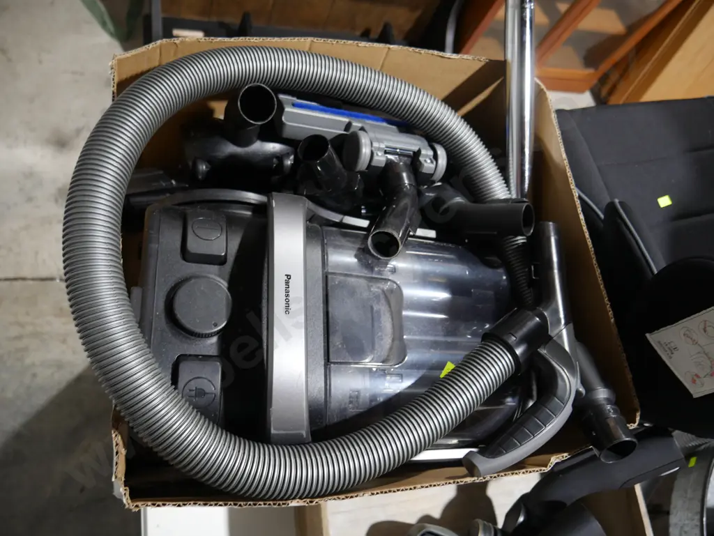 Panasonic vacuum cleaner Image 1++