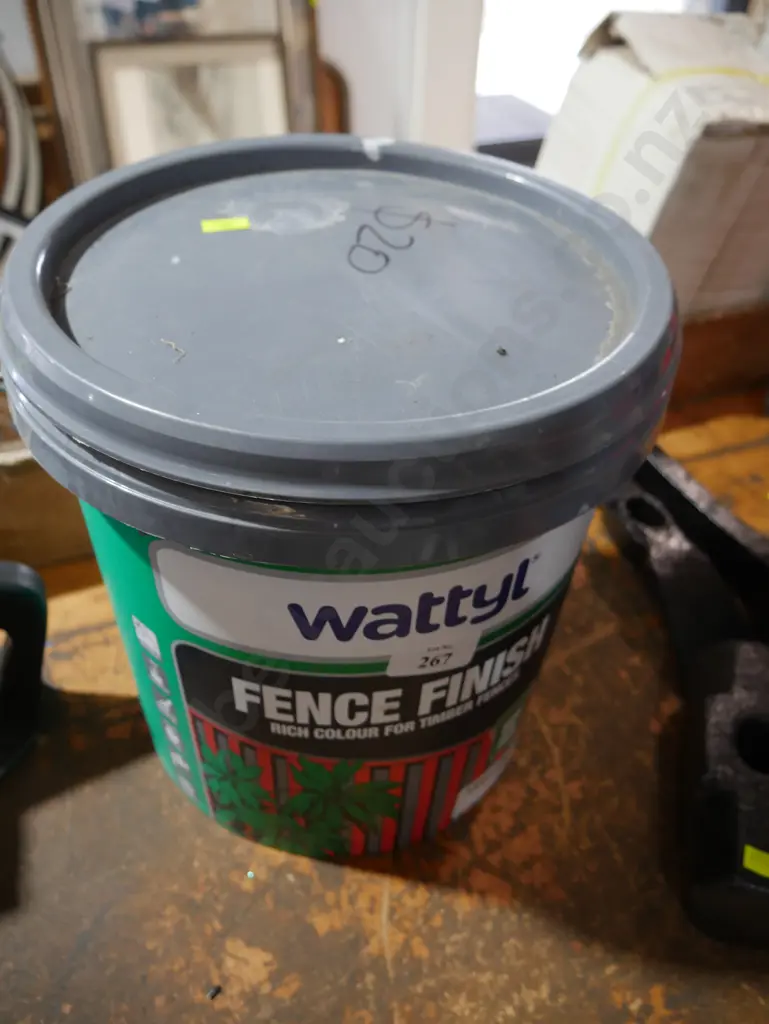 Fence finish colour karaka green Image 1++