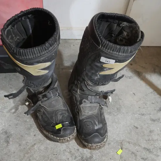 Motocross boots