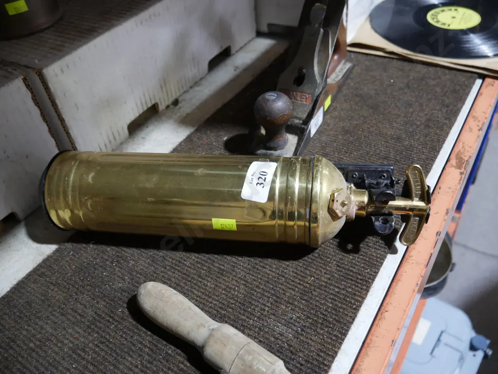 Brass fire extinguisher Image 1++