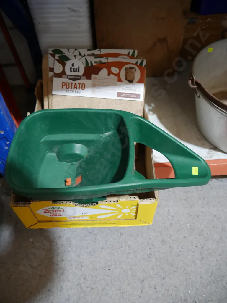 Potato grow bag, seed spreader Image 1++