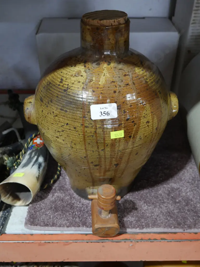 Stoneware dispenser Image 1++