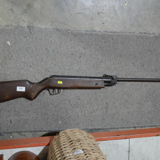 Air rifle