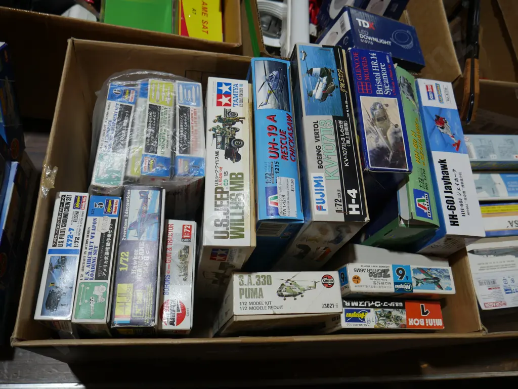 Assorted kitset models Image 1++