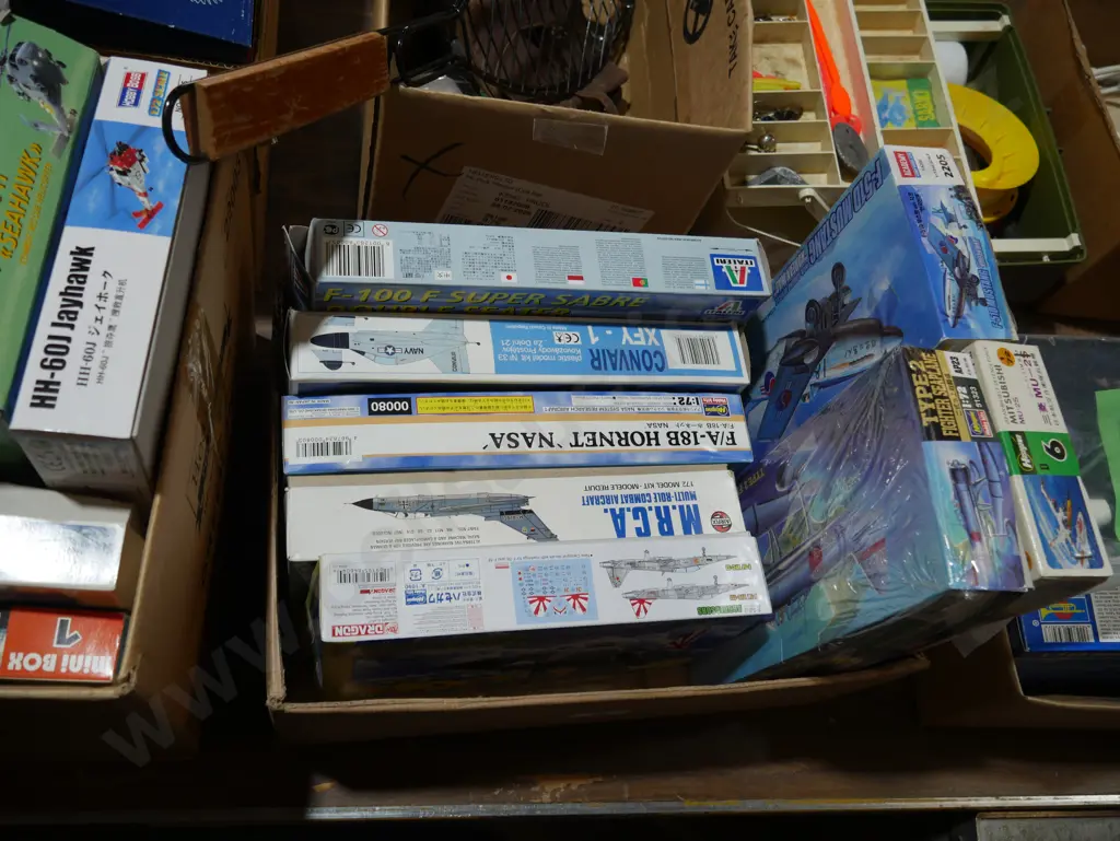 Assorted kitset models Image 1++