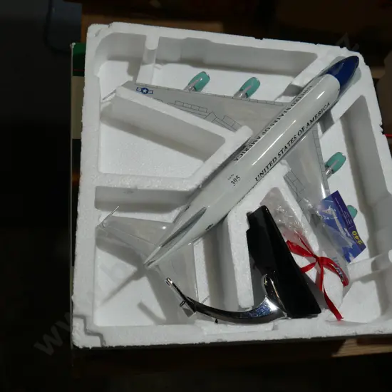 Model aircraft