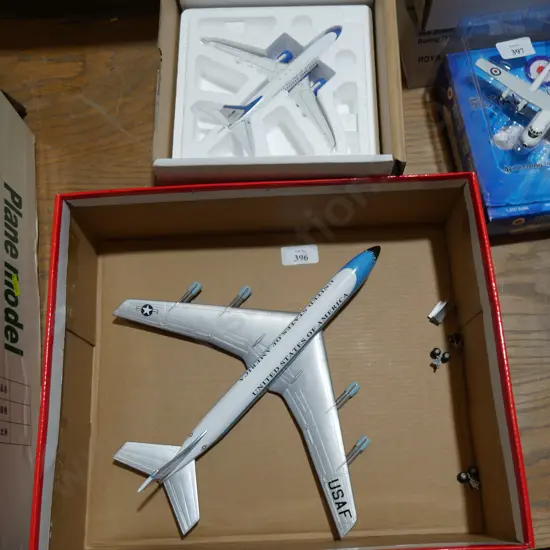 2 model aircraft