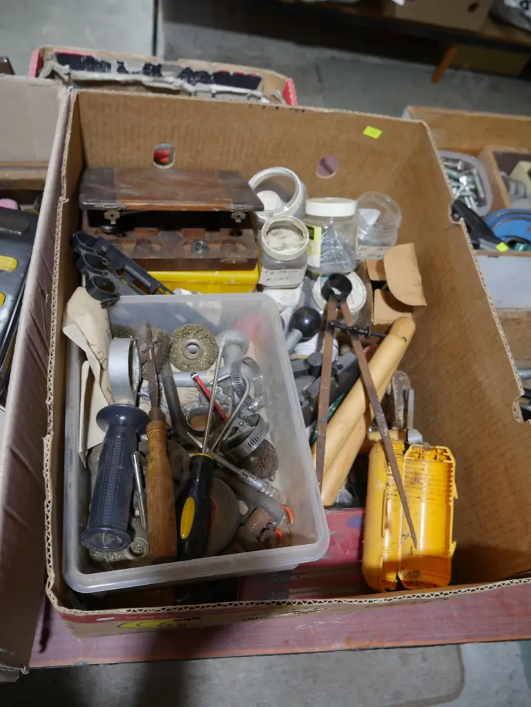 Garage sundries Image 1++