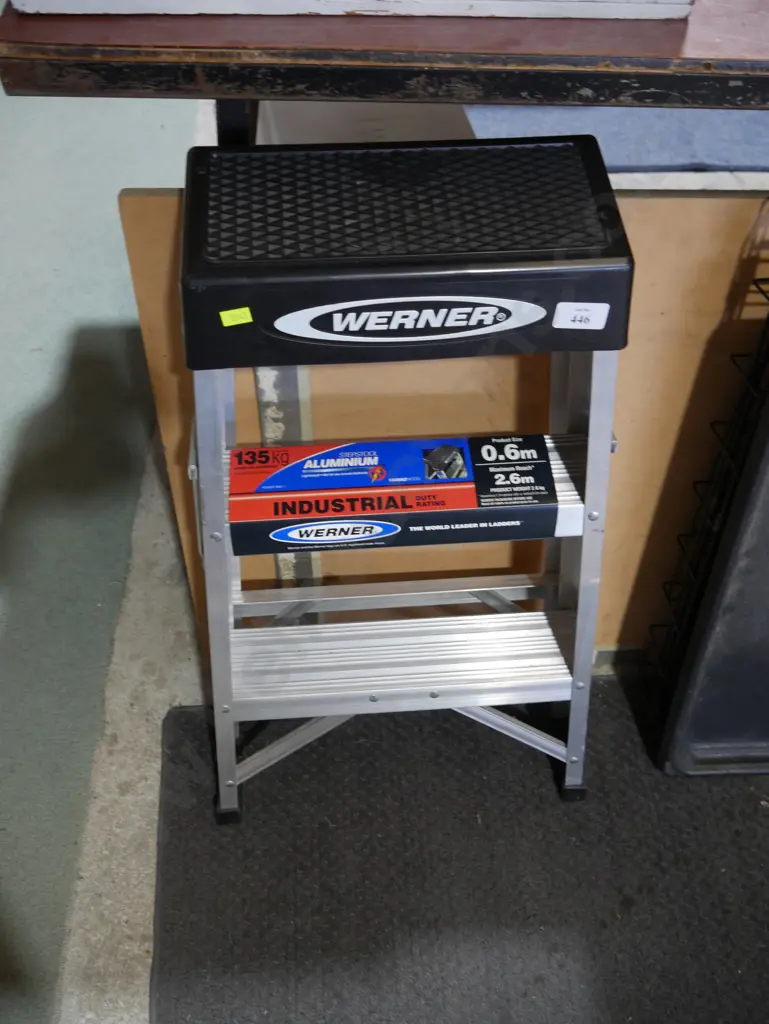Step stool Image 1++
