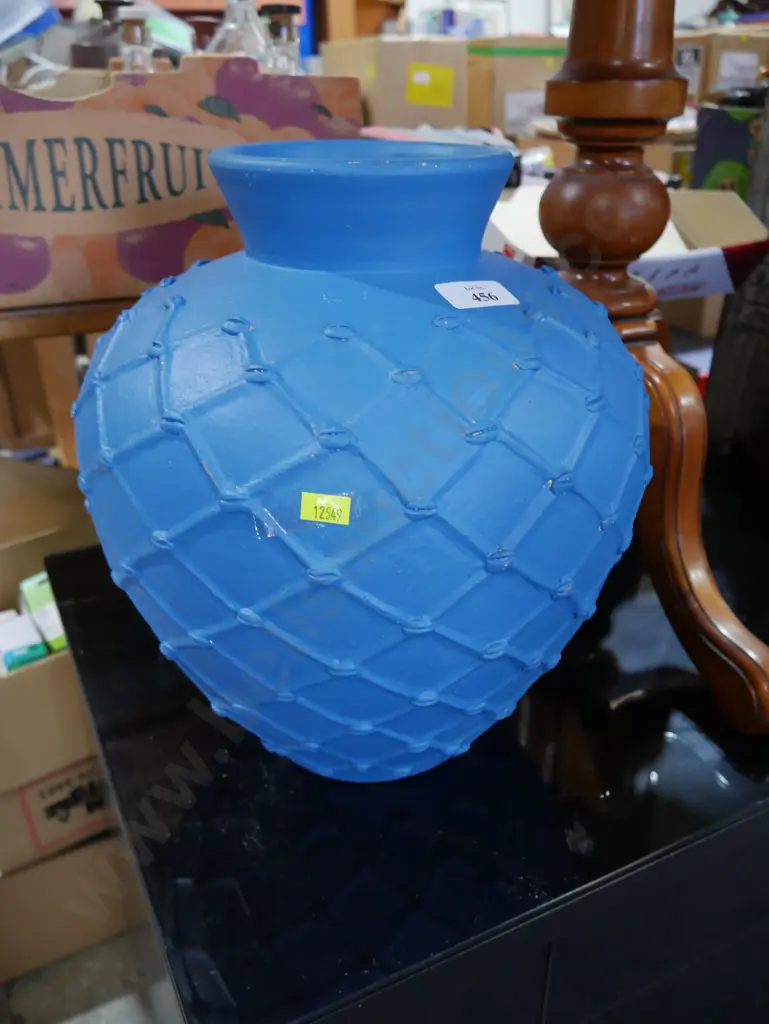 Blue painted vase Image 1++