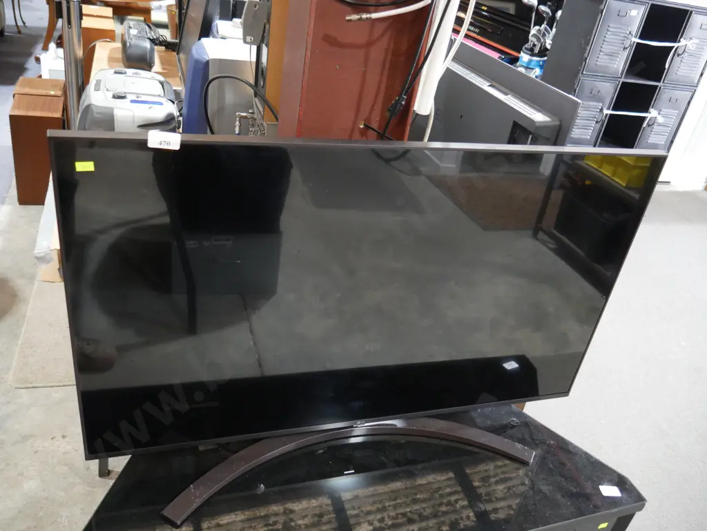 LG 43 in TV Image 1++