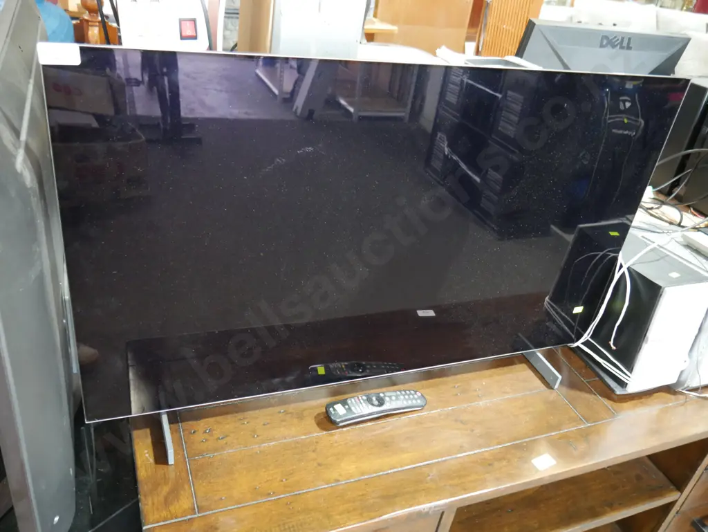LG 42-in Smart TV Image 1++