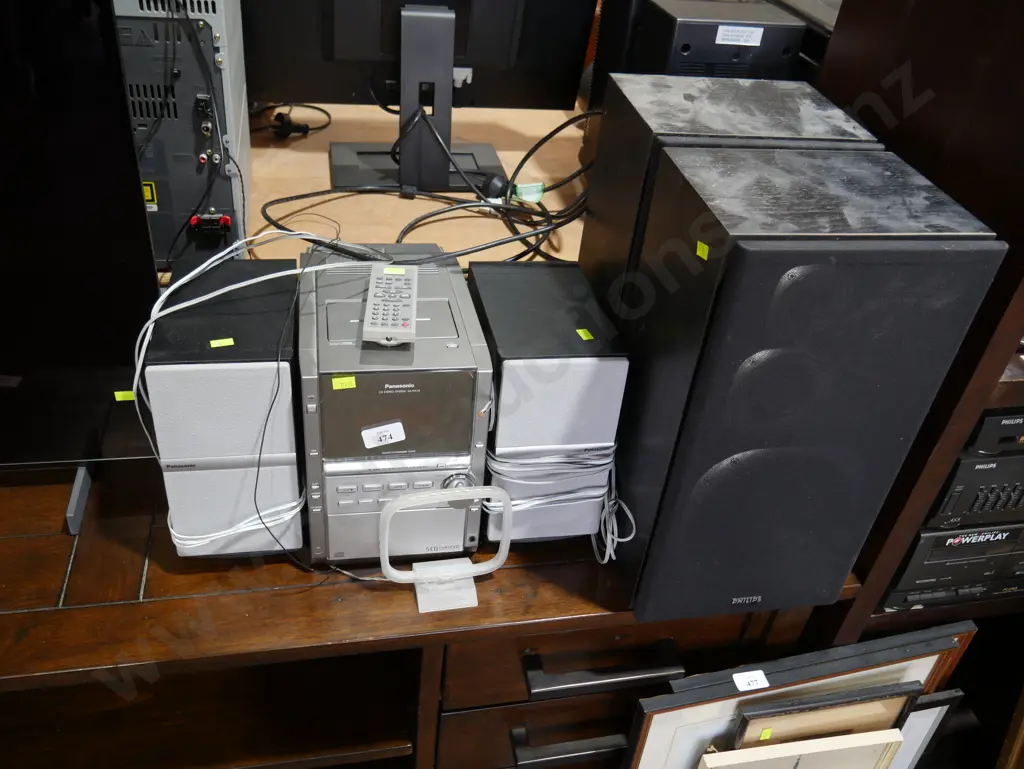 Panasonic stereo and Phillips speakers Image 1++