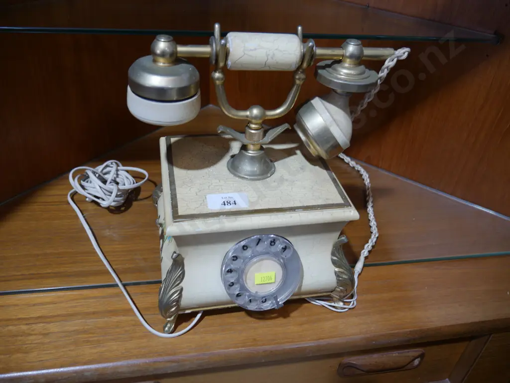 Vintage dial phone Image 1++