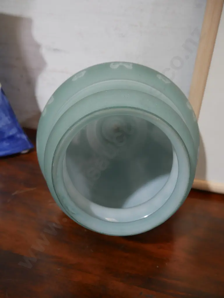 Frosted glass dancing hours light shade Image 1++