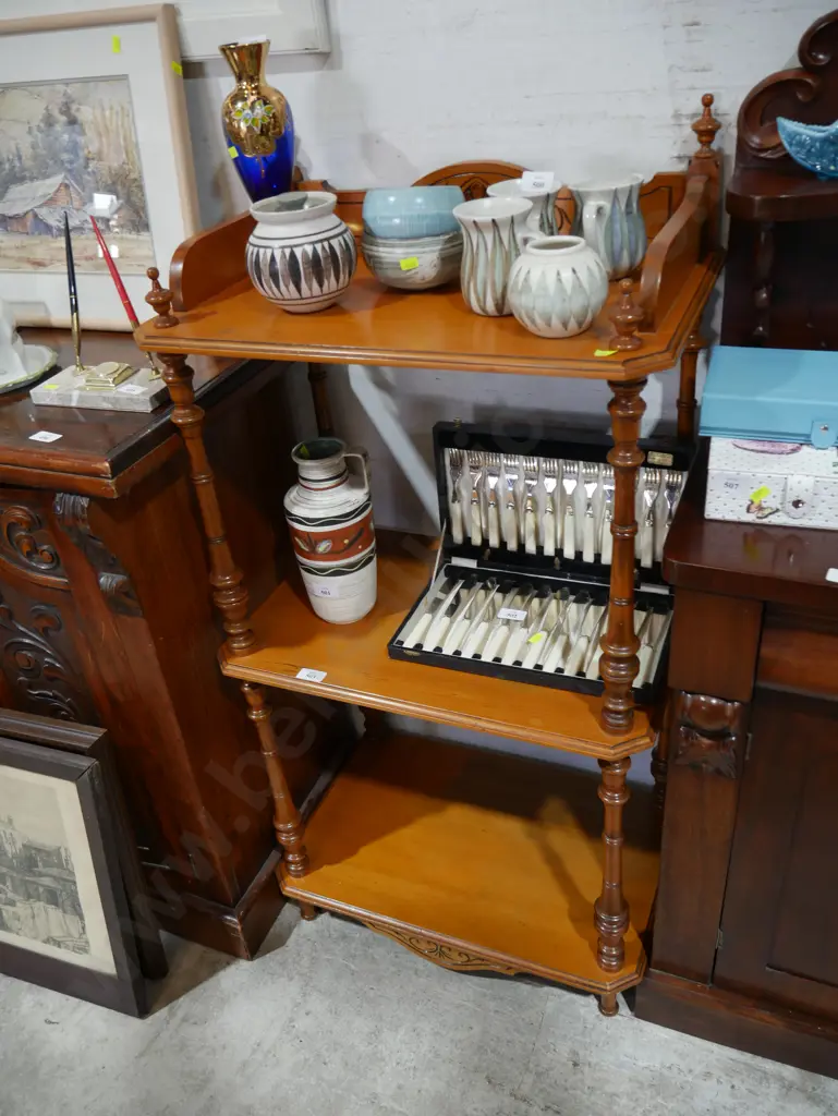 Antique 3 tier shelf Image 1++