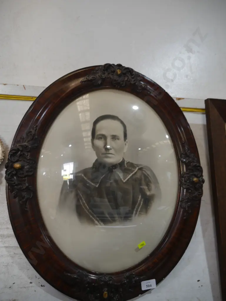 Oval framed lady photograph Image 1++