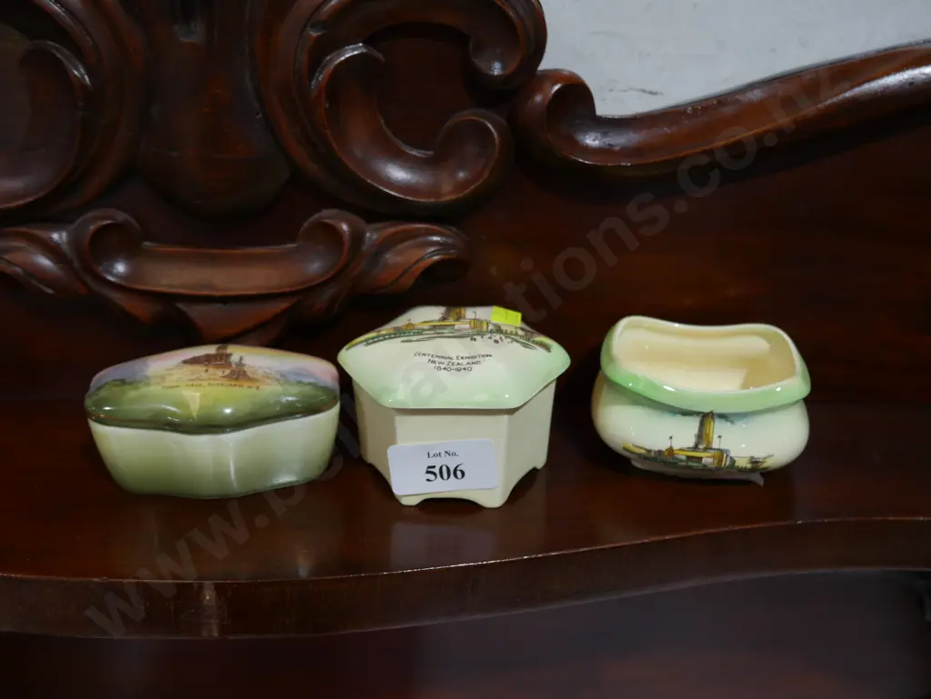 Carltonware and Royal Bayreuth trinket pots Image 1++