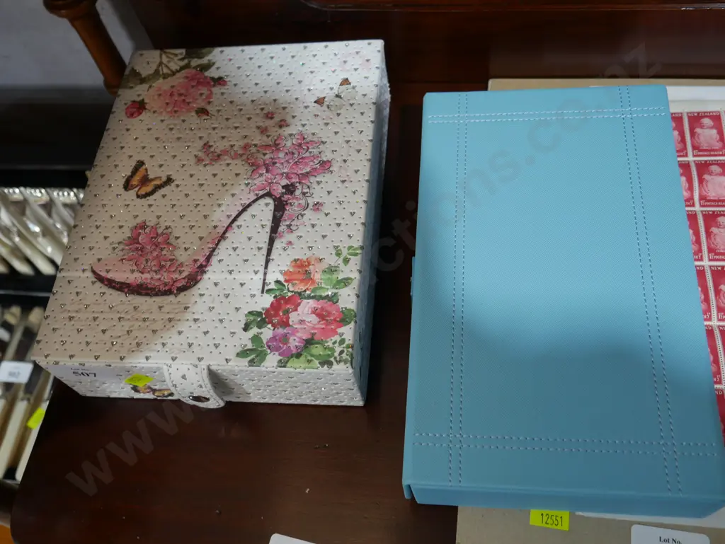 2 jewelry boxes Image 1++
