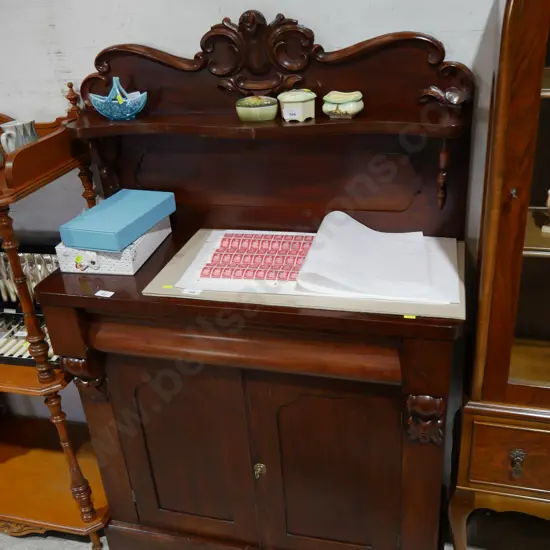 Chiffonier sideboard