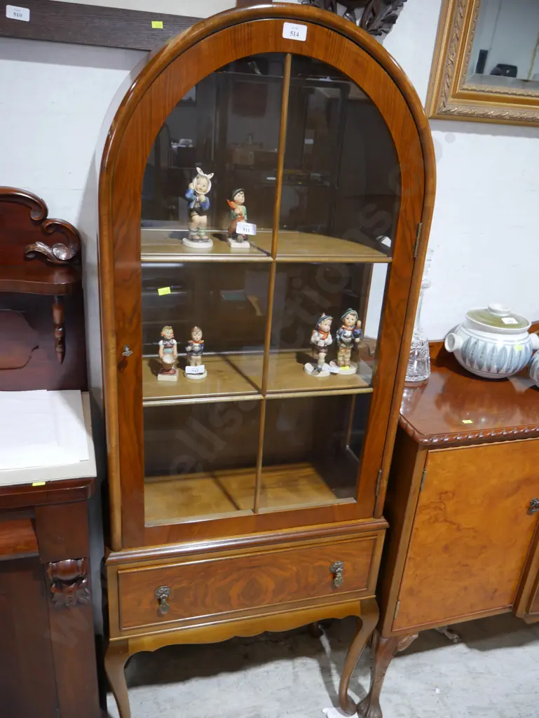 Arched top display cabinet Image 1++