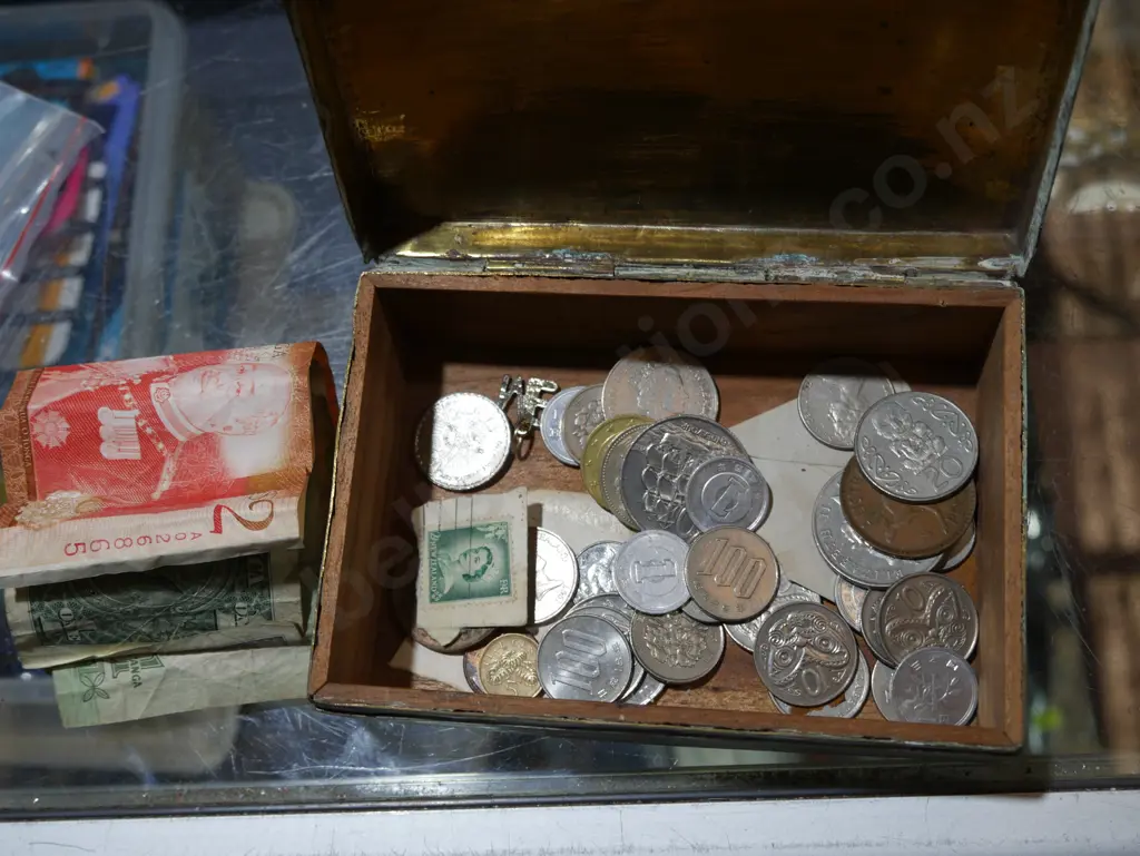 Assorted foreign notes and coins Image 1++