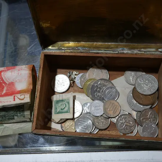 Assorted foreign notes and coins