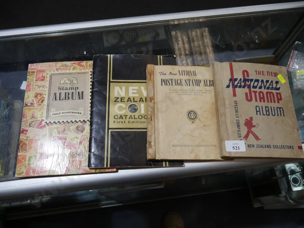 4 stamp albums Image 1++