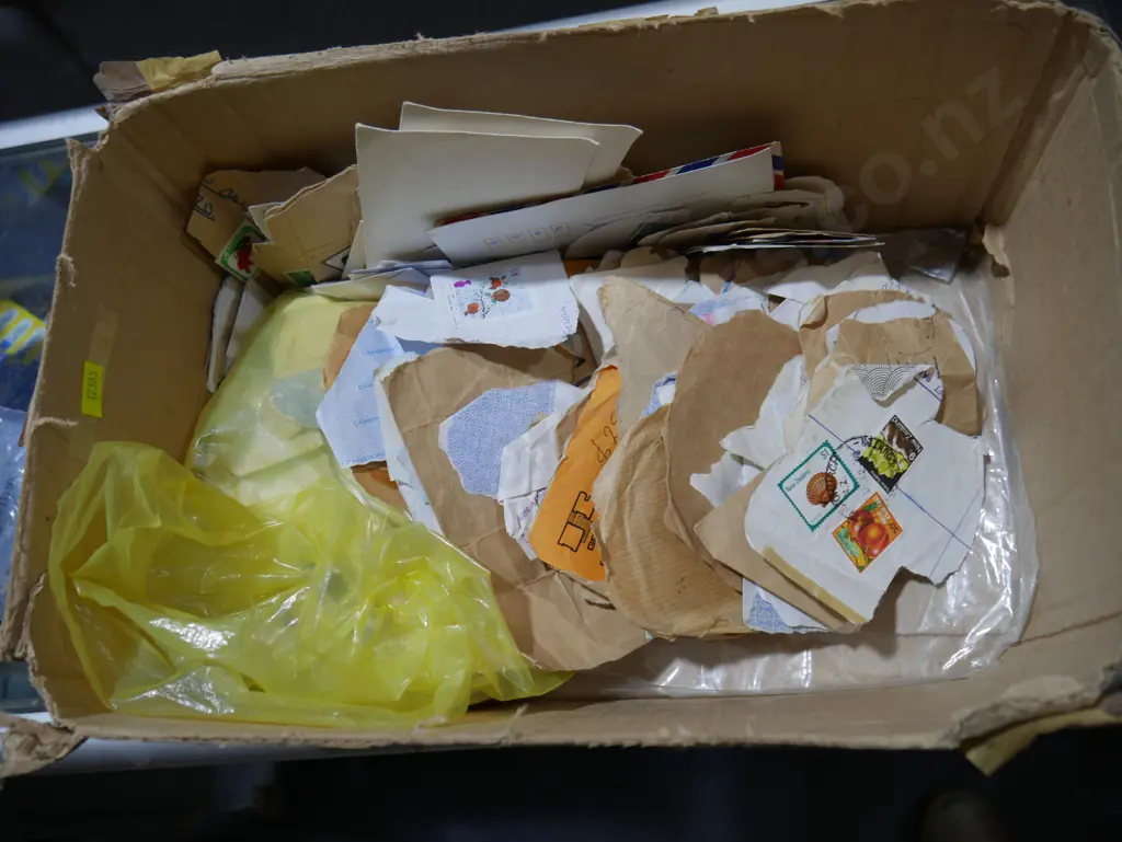 Assorted loose stamps Image 1++