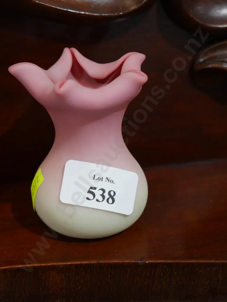 Uranium vase Image 1++