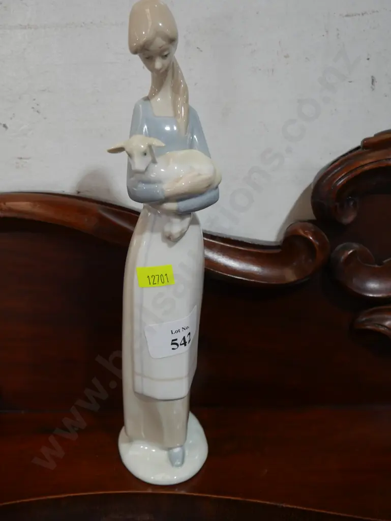 Lladro figurine Image 1++