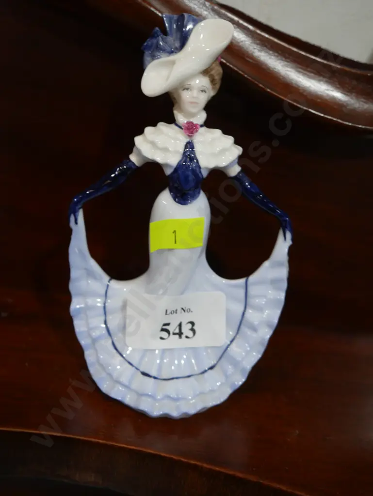 Coalport figurine -  Lady Grace Image 1++