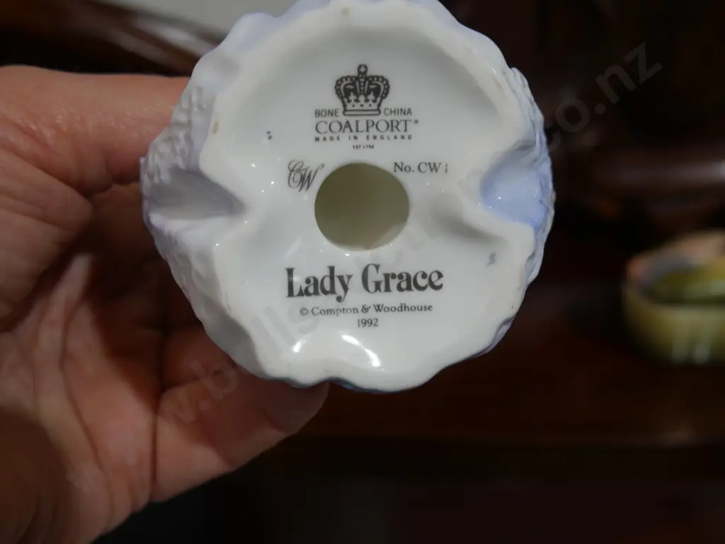 Coalport figurine -  Lady Grace Image 1++