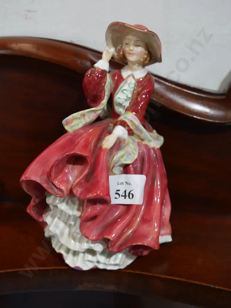 Royal Doulton - Top of the hill figurine Image 1++