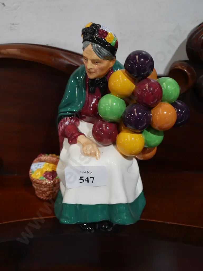 Royal Doulton - The old balloon seller figurine Image 1++