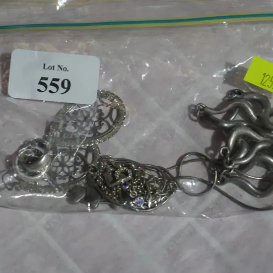 Assorted silver jewellery