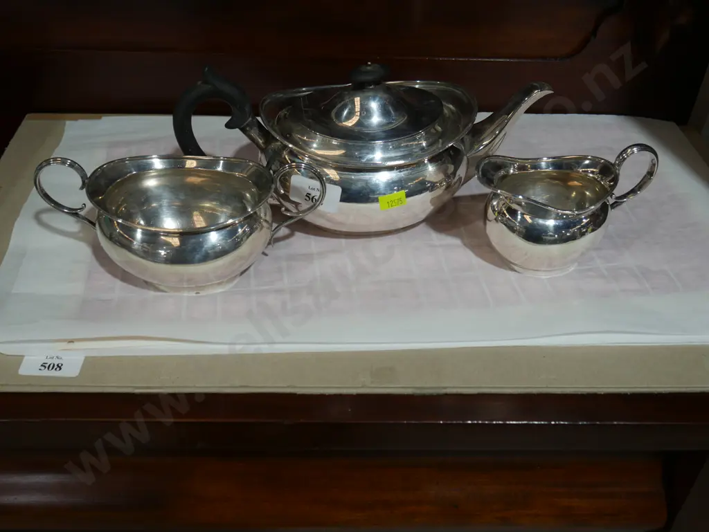 Sterling silver tea service Image 1++