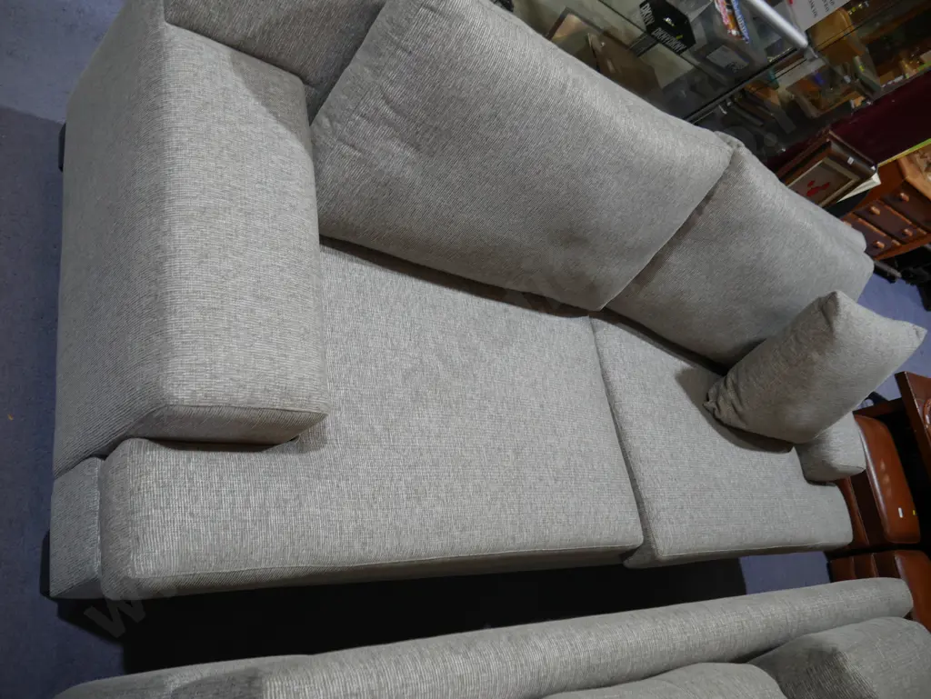 Two-piece grey fabric lounge suite Image 1++