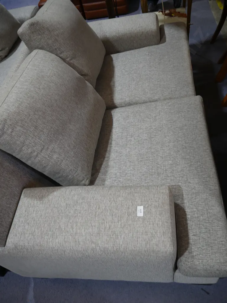 Two-piece grey fabric lounge suite Image 1++