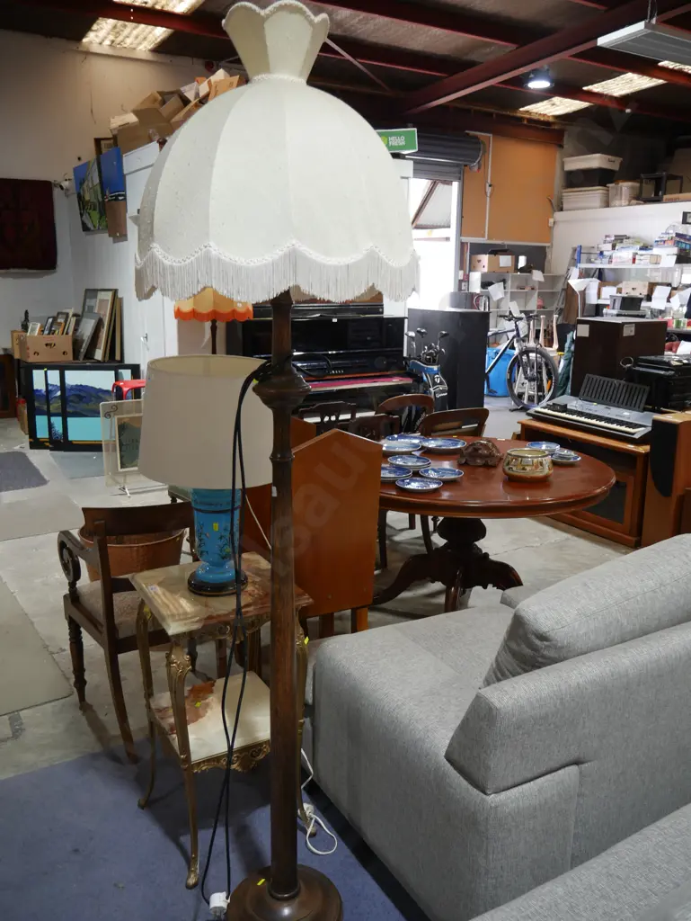 Standard lamp Image 1++