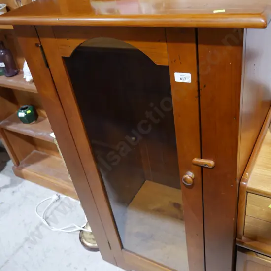 Stereo cabinet