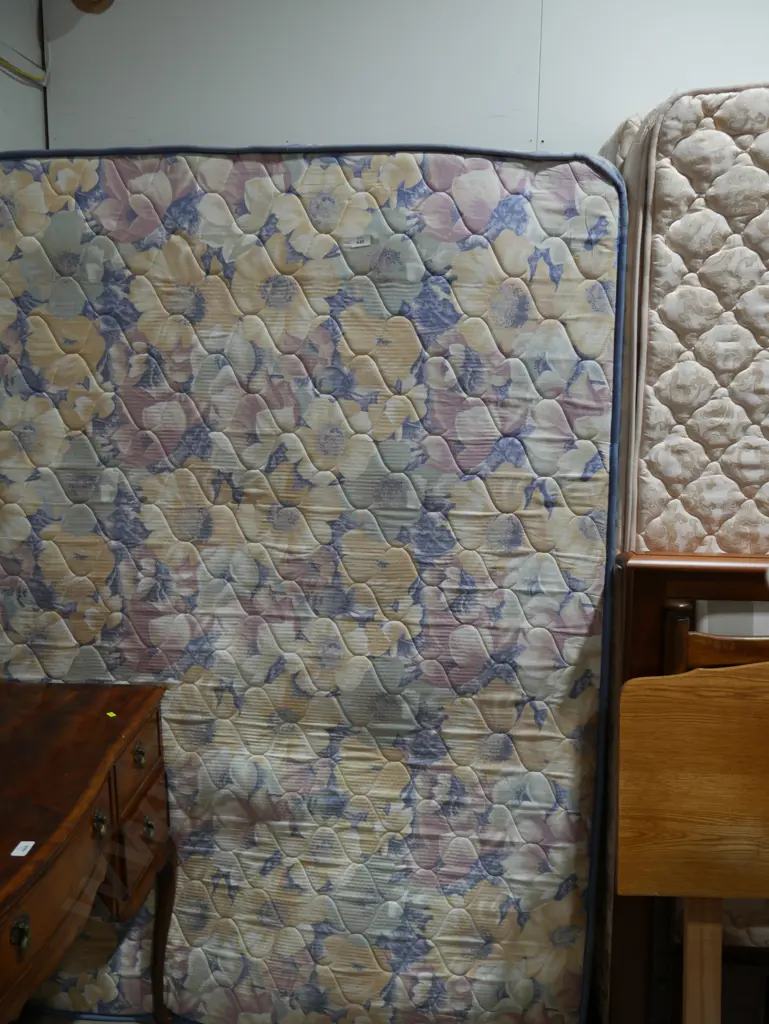 Queen base and mattress Image 1++